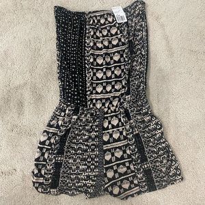 NWT Forever 21 Black and Light Pink Printed Strapless Romper Size Small